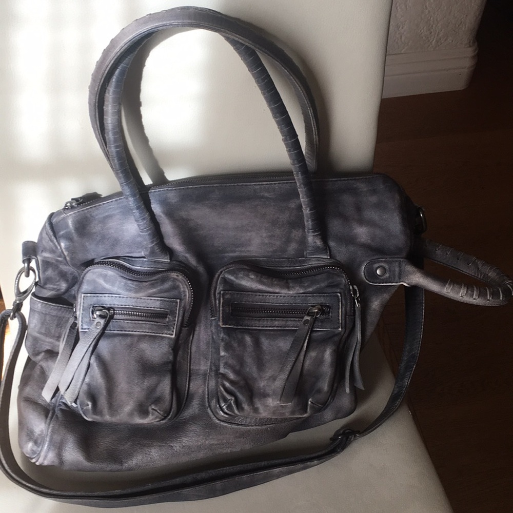 Malibu Road sample blue/gray shoulder bag.